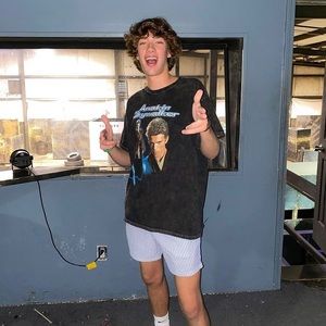 Meet your Posher, Gio